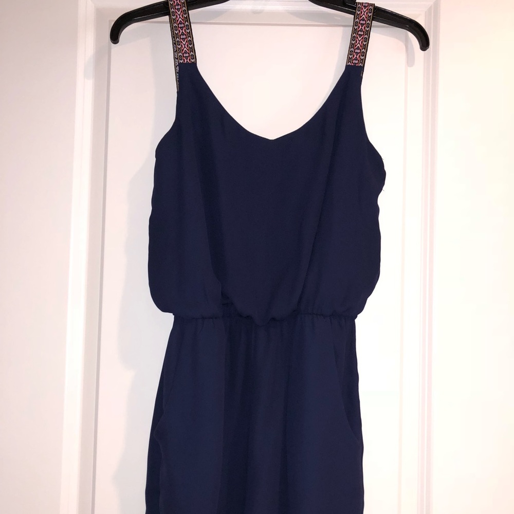 Juniors size S romper 💙